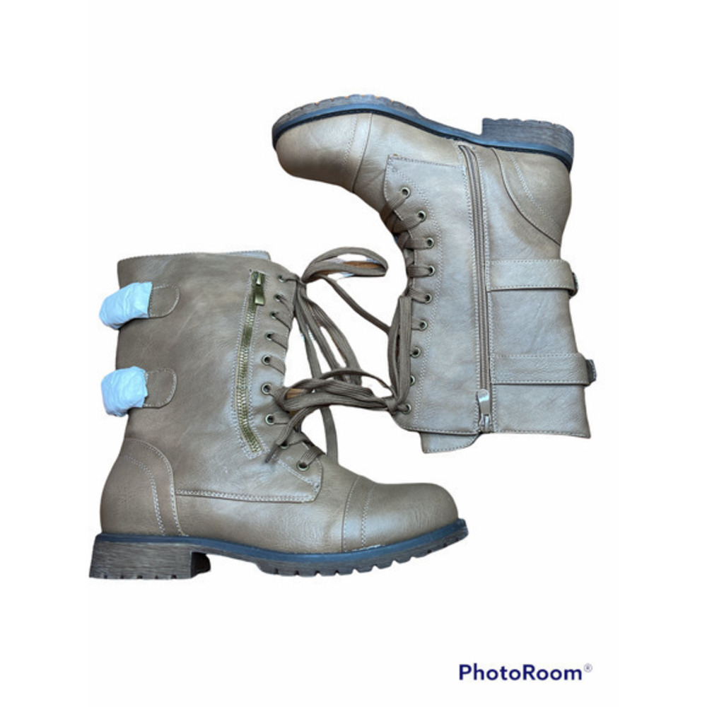Dream Paris light brown combat boots size 7